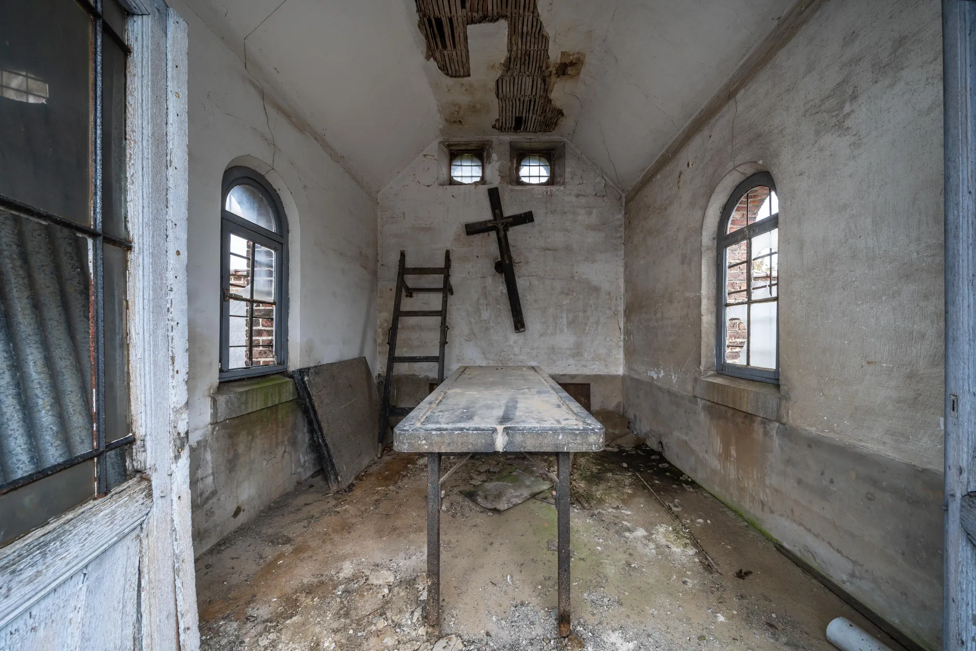 Famous Morgue [BE] - Rumhipstern